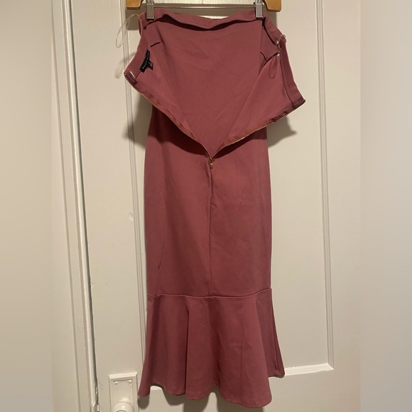 Strapless fitting flare bottom dress. Mauve. Size small - Picture 5 of 5